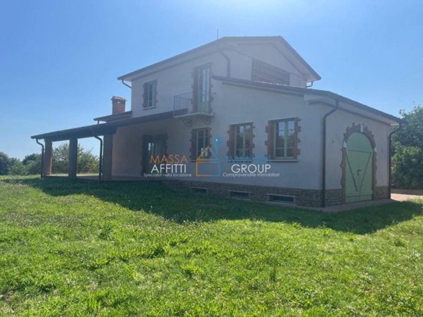 casa indipendente in vendita a Pietrasanta in zona Strettoia