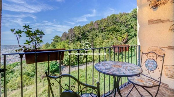 casa indipendente in vendita a Pietrasanta in zona Capriglia