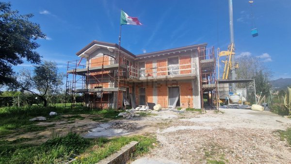 casa indipendente in vendita a Pietrasanta