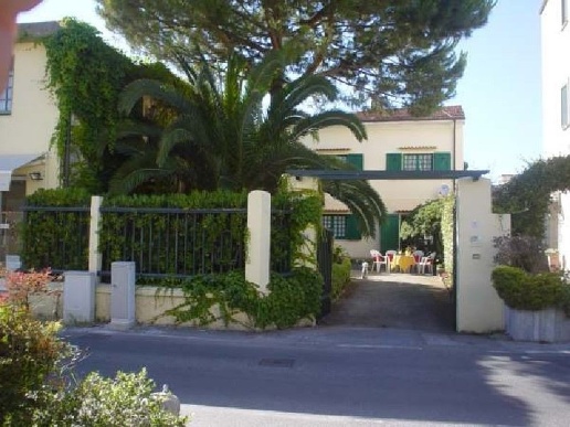 casa indipendente in vendita a Pietrasanta in zona Castello