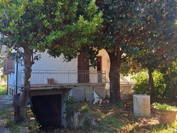 casa indipendente in vendita a Pietrasanta