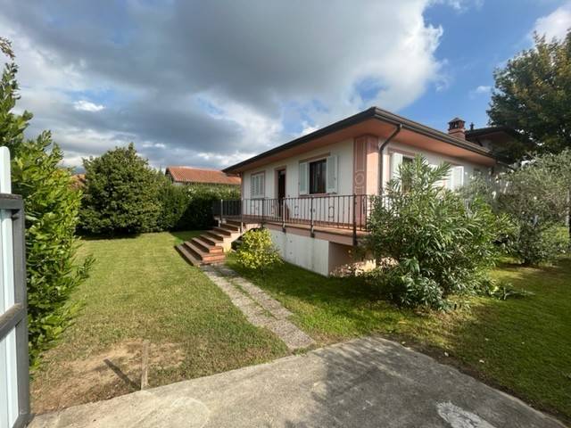 casa indipendente in vendita a Pietrasanta