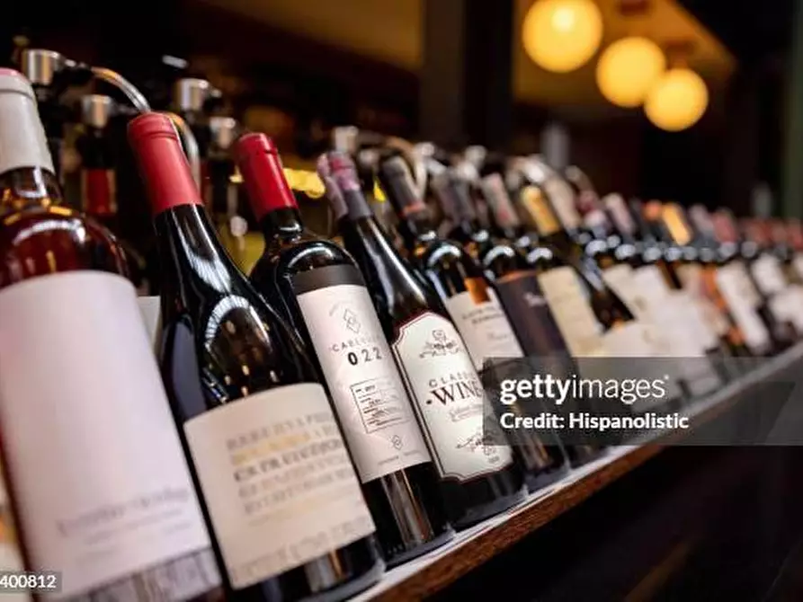 negozio in vendita a Pietrasanta