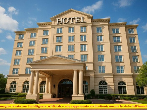 negozio in vendita a Pietrasanta in zona Marina di Pietrasanta