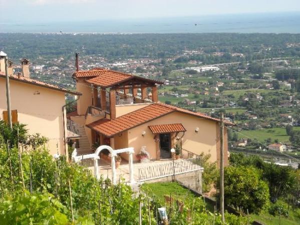 casa indipendente in vendita a Pietrasanta