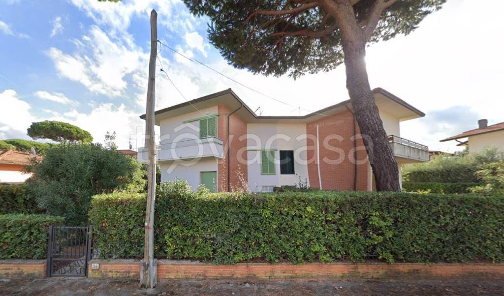 casa indipendente in vendita a Pietrasanta in zona Vignone