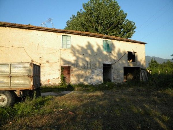 casale in vendita a Pietrasanta in zona Strettoia