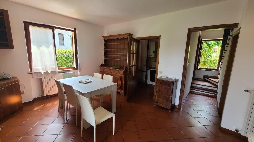 casa indipendente in vendita a Pietrasanta in zona Tonfano