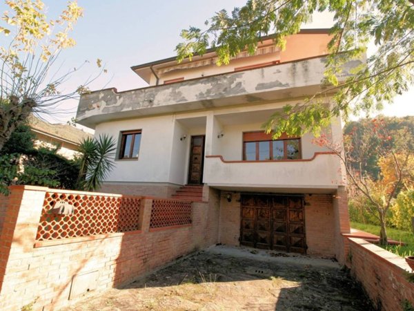 casa indipendente in vendita a Pietrasanta