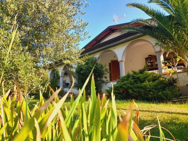 casa indipendente in vendita a Pietrasanta