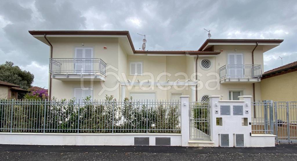 casa indipendente in vendita a Pietrasanta in zona Marina di Pietrasanta