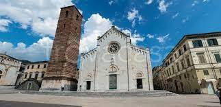 negozio in vendita a Pietrasanta