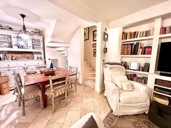 casa indipendente in vendita a Pietrasanta