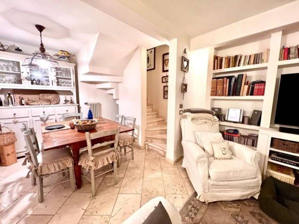 casa indipendente in vendita a Pietrasanta