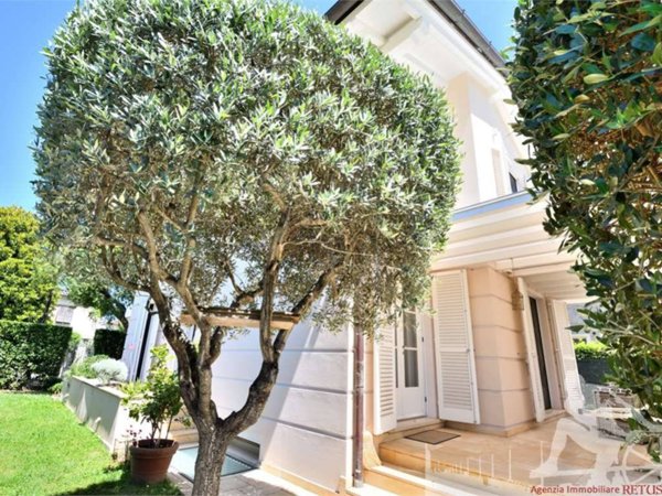 casa indipendente in vendita a Pietrasanta