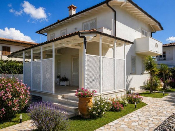 casa indipendente in vendita a Pietrasanta