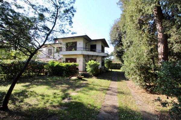 casa indipendente in vendita a Pietrasanta in zona Motrone