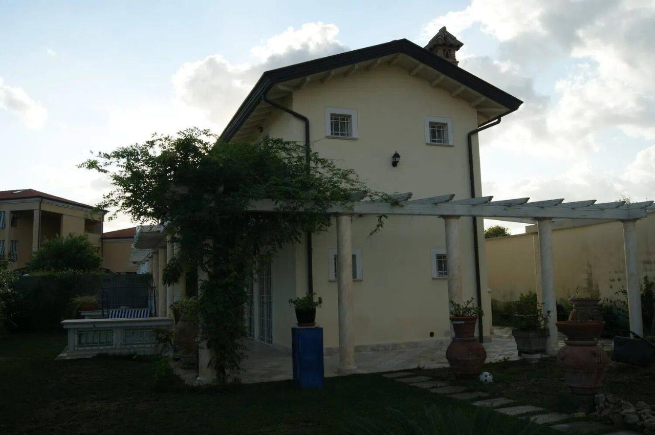 casa indipendente in vendita a Pietrasanta