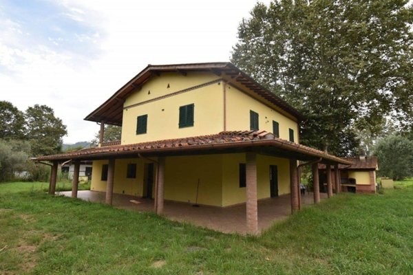 casa indipendente in vendita a Pietrasanta