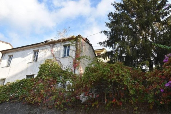 casa indipendente in vendita a Pietrasanta in zona Strettoia
