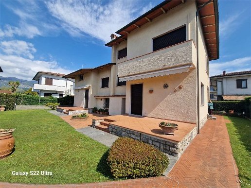 casa indipendente in vendita a Pietrasanta in zona Marina di Pietrasanta