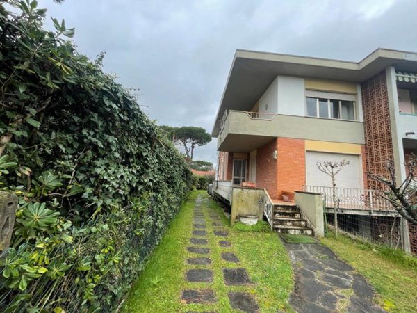 casa indipendente in vendita a Pietrasanta