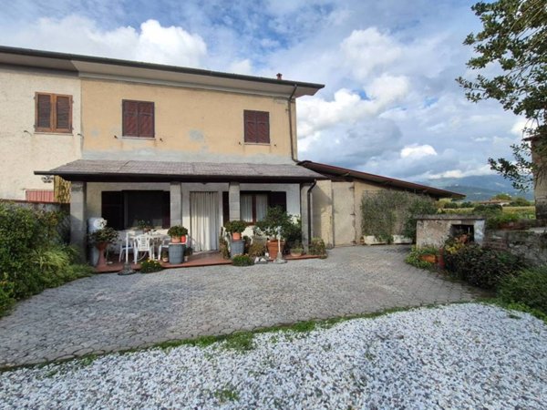 casa indipendente in vendita a Pietrasanta