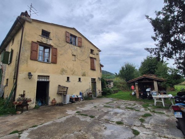 casa indipendente in vendita a Pietrasanta