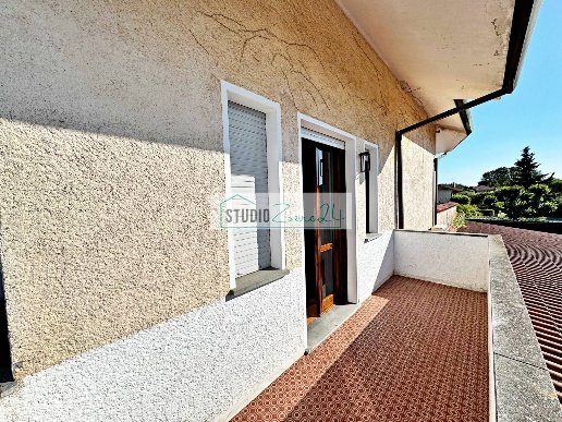 appartamento in vendita a Pietrasanta in zona Fiumetto