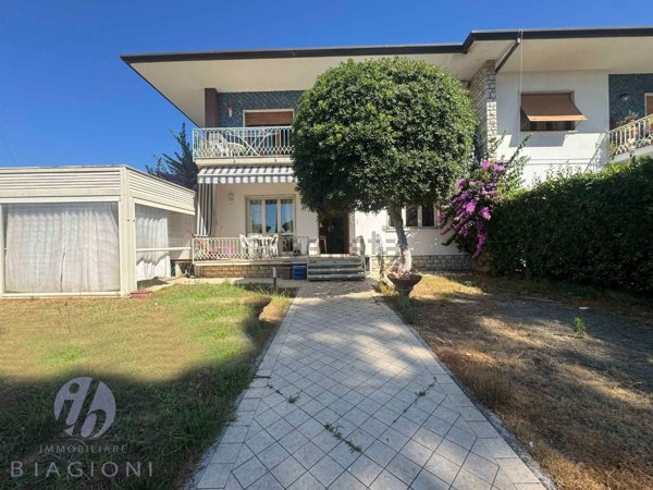 appartamento in vendita a Pietrasanta in zona Tonfano