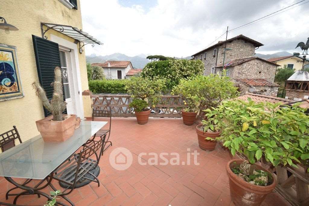 casa indipendente in vendita a Pietrasanta