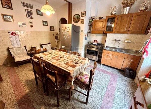 appartamento in vendita a Pietrasanta in zona Vallecchia