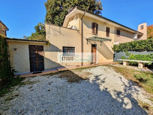 casa indipendente in vendita a Pietrasanta