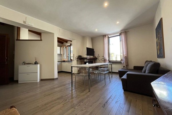 appartamento in vendita a Pietrasanta in zona Vignone