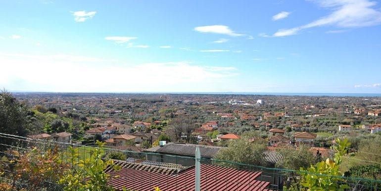 casa indipendente in vendita a Pietrasanta in zona Strettoia