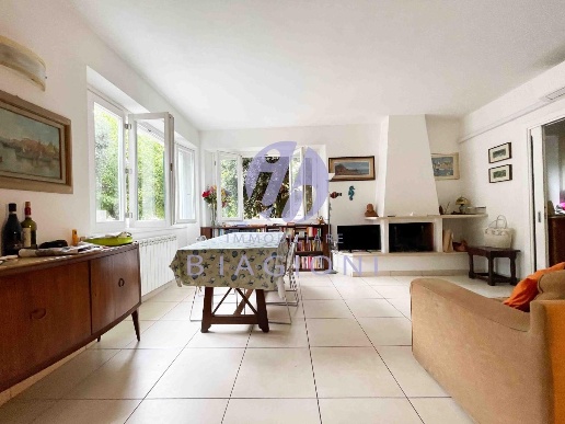 casa indipendente in vendita a Pietrasanta in zona Focette