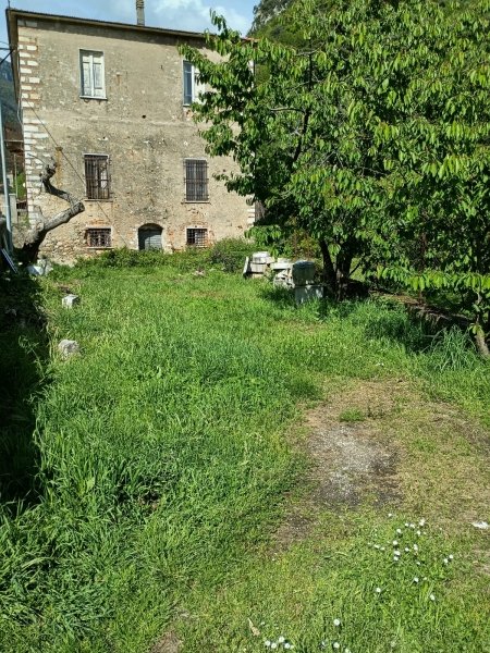 casa indipendente in vendita a Pietrasanta
