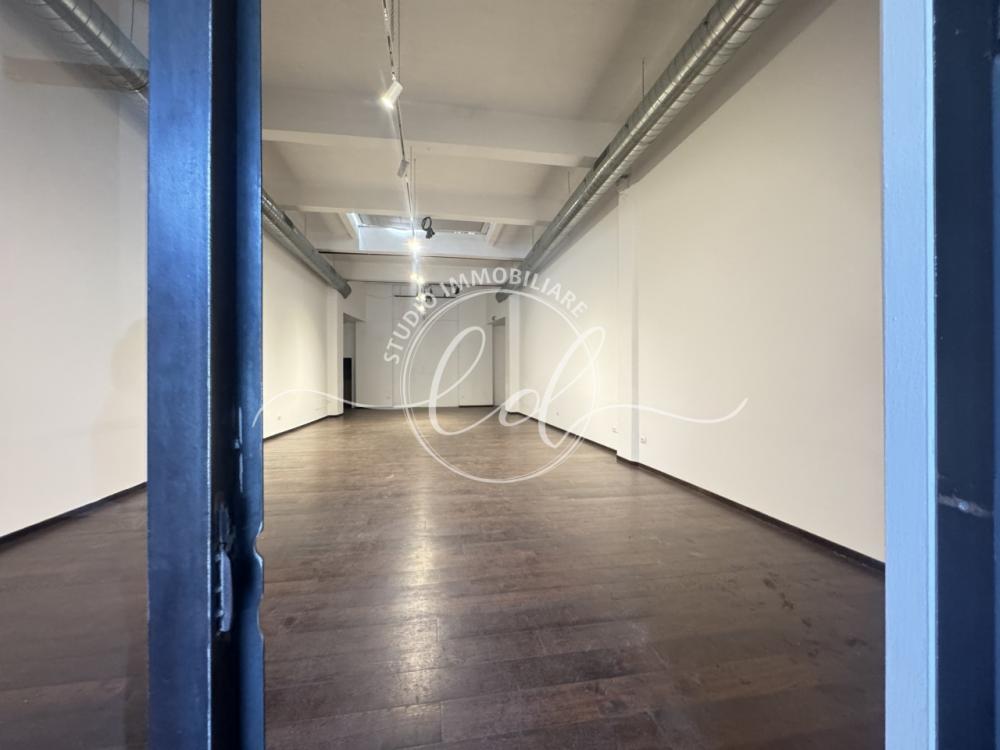 capannone in vendita a Pietrasanta