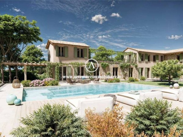 casa indipendente in vendita a Pietrasanta in zona Tonfano