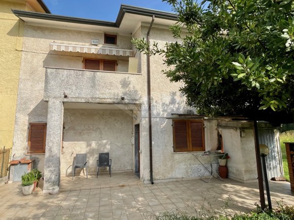 casa indipendente in vendita a Pietrasanta