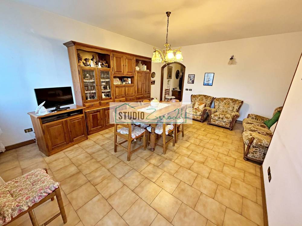 casa indipendente in vendita a Pietrasanta in zona Crociale