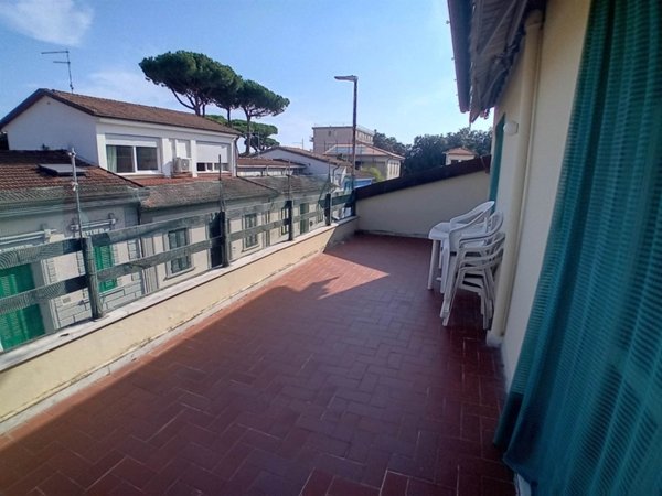 casa indipendente in vendita a Pietrasanta in zona Tonfano