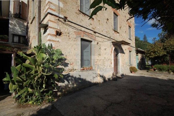 casa indipendente in vendita a Pietrasanta in zona Valdicastello