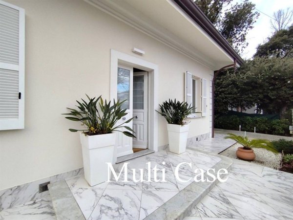 casa indipendente in vendita a Pietrasanta in zona Marina di Pietrasanta