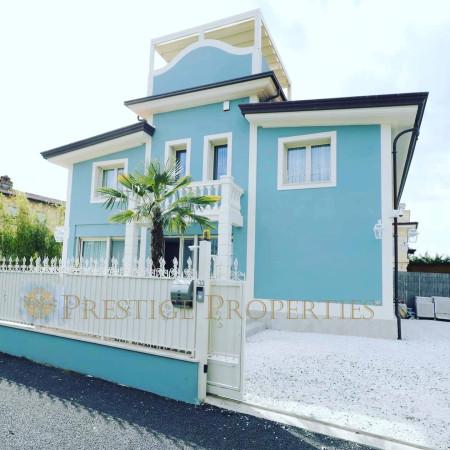 casa indipendente in vendita a Pietrasanta