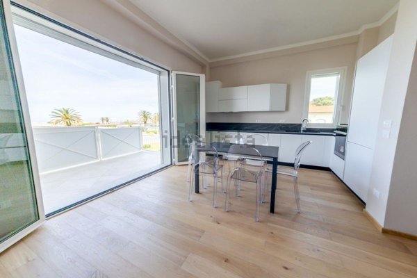 appartamento in vendita a Pietrasanta in zona Tonfano