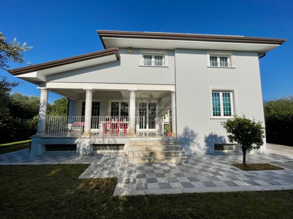 casa indipendente in vendita a Pietrasanta
