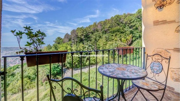 casa indipendente in vendita a Pietrasanta in zona Capriglia