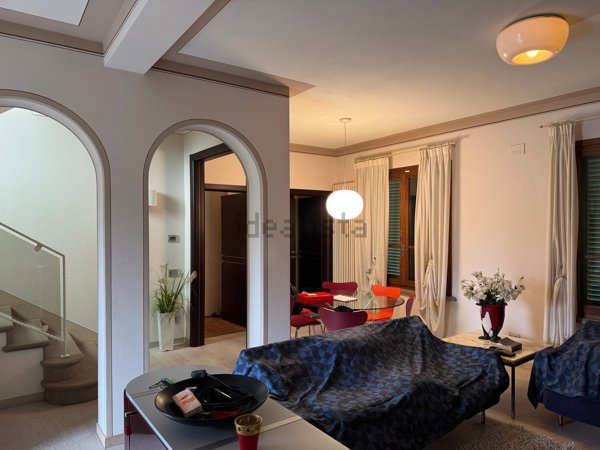 casa indipendente in vendita a Pietrasanta in zona Tonfano