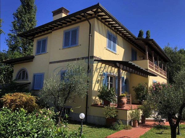 casa indipendente in vendita a Pietrasanta